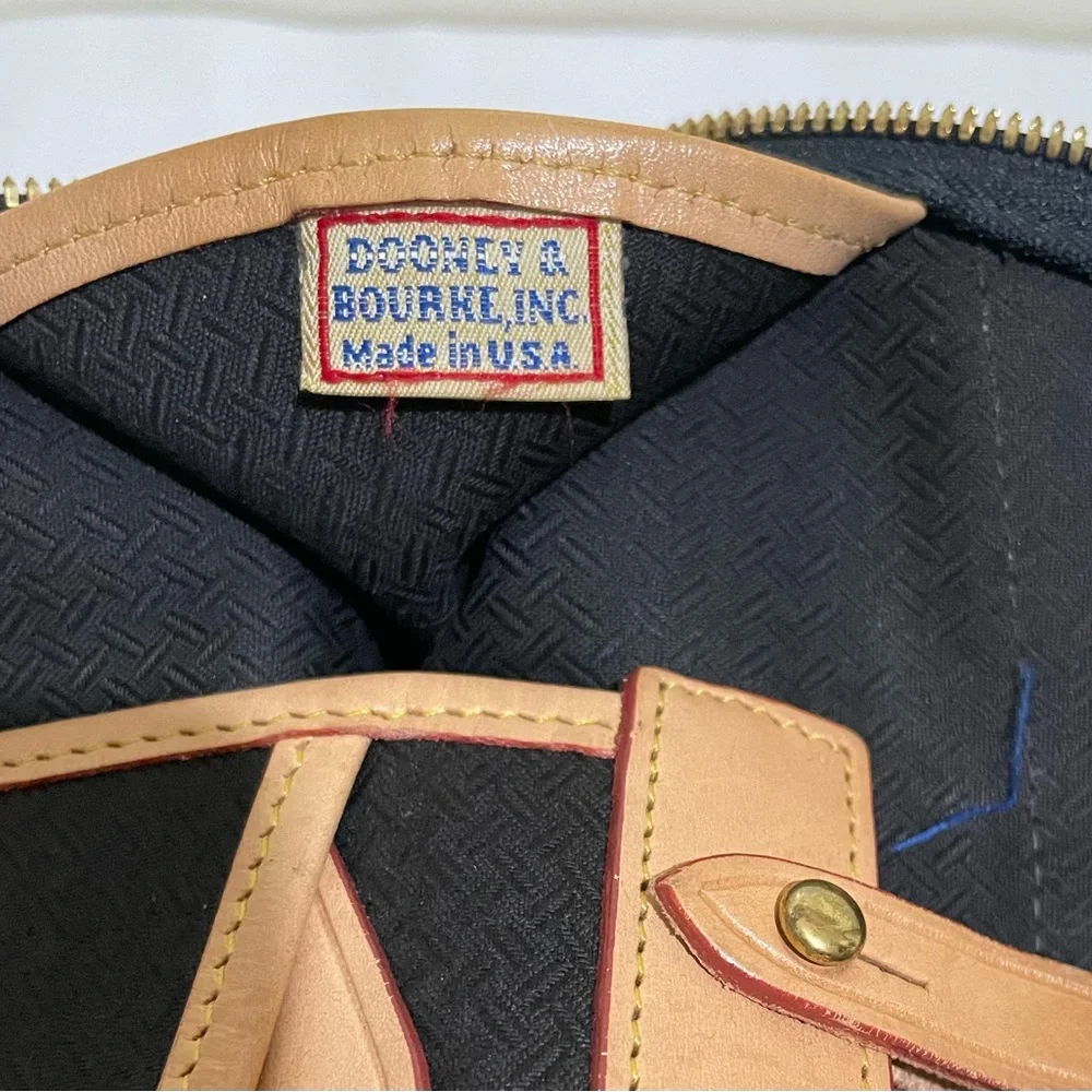 Dooney & Bourke shoulder bag